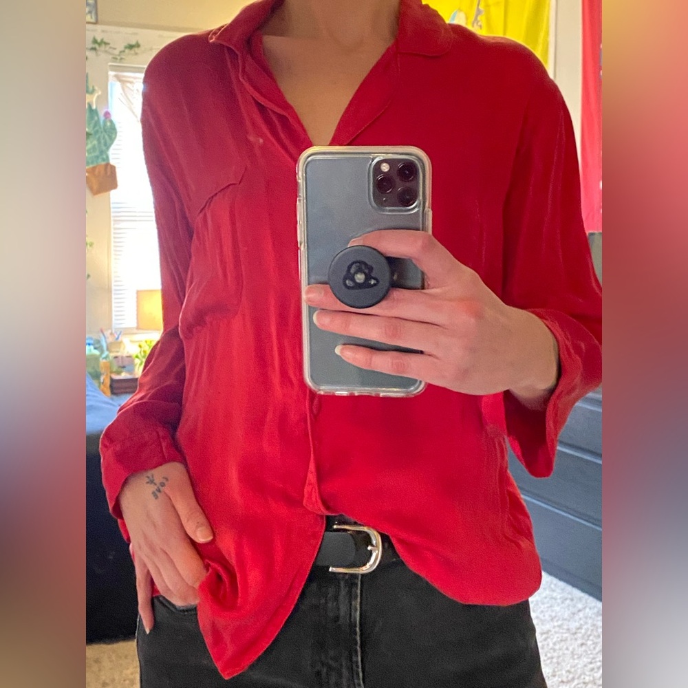 Vtg Victoria’s Secret Gold Label Red Silk Button-Down Long Sleeve Night Shirt